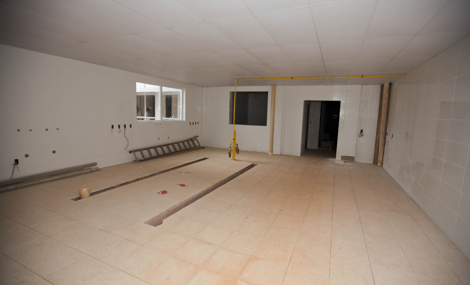 Escola O quadrado perfeito da estrutura física da Escola de Formação dos Bombeiros, tal qual um Mondrian (pintor neerlandês modernista), é o que ajuda a explicar a dimensão do projeto que está sendo executado dentro da Academia Policial Militar do Guatupê, em São José dos Pinhais, na Região Metropolitana de Curitiba. Foto: Ari dias/AEN.