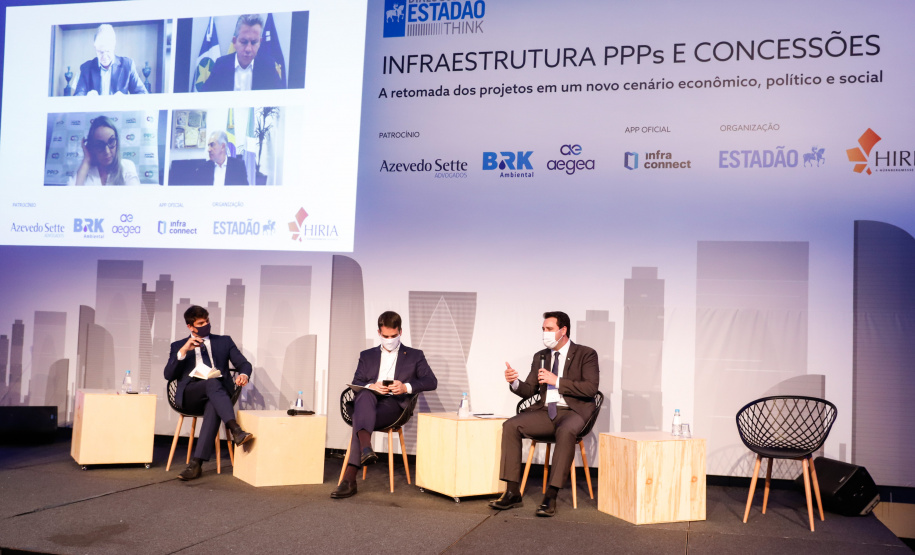 O governador Carlos Massa Ratinho Junior apresentou nesta quarta-feira (28), em São Paulo, durante a conferência Infraestrutura, PPP’s e Concessões, oportunidades para investimentos de grupos privados no Paraná. Ele fez também um balanço da situação econômica do Estado e ressaltou a necessidade de parcerias para alavancar a retomada após a crise causada pela pandemia do novo coronavírus.