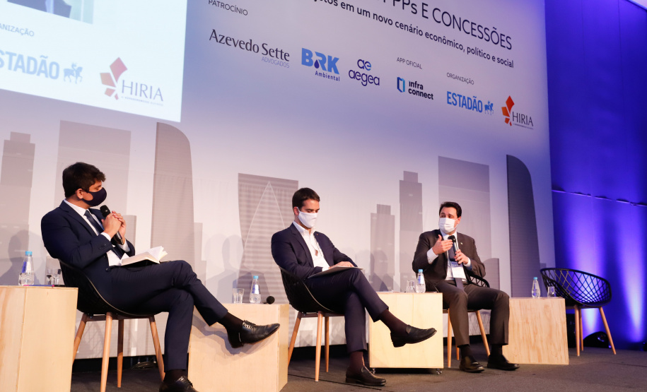 O governador Carlos Massa Ratinho Junior apresentou nesta quarta-feira (28), em São Paulo, durante a conferência Infraestrutura, PPP’s e Concessões, oportunidades para investimentos de grupos privados no Paraná. Ele fez também um balanço da situação econômica do Estado e ressaltou a necessidade de parcerias para alavancar a retomada após a crise causada pela pandemia do novo coronavírus.