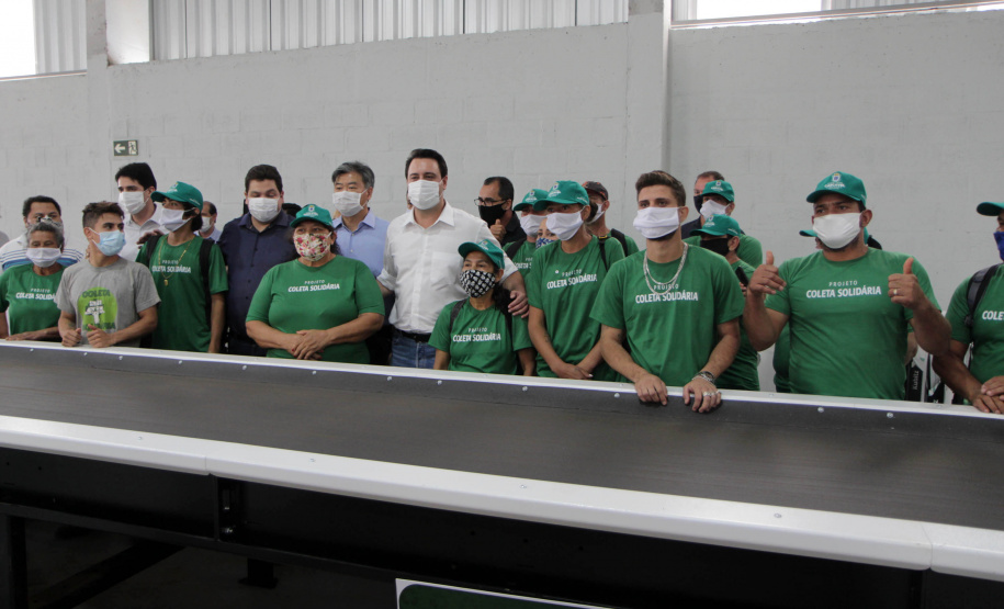 O governador também participou na inauguração do Ecoponto do bairro Cascavel Velho. Essa é uma unidade de triagem e processamento de materiais recicláveis, contemplada em um convênio da prefeitura de Cascavel com a Itaipu Binacional, que pretende descentralizar as atividades de reciclagem e proporcionar melhores condições aos trabalhadores organizados em cooperativas. O investimento foi de R$ 927 mil, sendo 75% custeado pela usina.