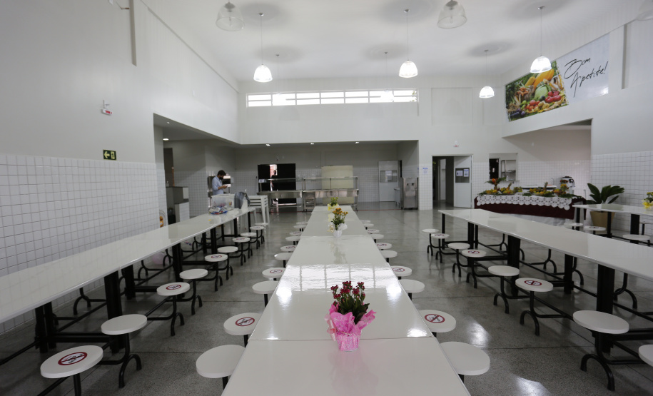 Na inauguração do Restaurante Popular Tiago de Amorim Novaes, nesta quinta-feira (29), o governador Carlos Massa Ratinho Junior destacou que o Estado tem como meta disponibilizar alimentação adequada e balanceada às populações vulneráveis, auxiliando no combate à insegurança alimentar, e que esse novo espaço será fundamental para auxiliar os cascavelenses mais humildes no pós-pandemia.