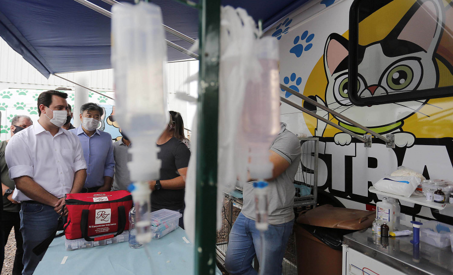 O governador também participou na inauguração do Ecoponto do bairro Cascavel Velho. Essa é uma unidade de triagem e processamento de materiais recicláveis, contemplada em um convênio da prefeitura de Cascavel com a Itaipu Binacional, que pretende descentralizar as atividades de reciclagem e proporcionar melhores condições aos trabalhadores organizados em cooperativas. O investimento foi de R$ 927 mil, sendo 75% custeado pela usina.
