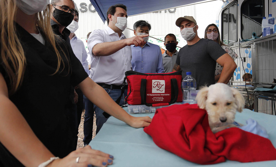 O governador também participou na inauguração do Ecoponto do bairro Cascavel Velho. Essa é uma unidade de triagem e processamento de materiais recicláveis, contemplada em um convênio da prefeitura de Cascavel com a Itaipu Binacional, que pretende descentralizar as atividades de reciclagem e proporcionar melhores condições aos trabalhadores organizados em cooperativas. O investimento foi de R$ 927 mil, sendo 75% custeado pela usina.