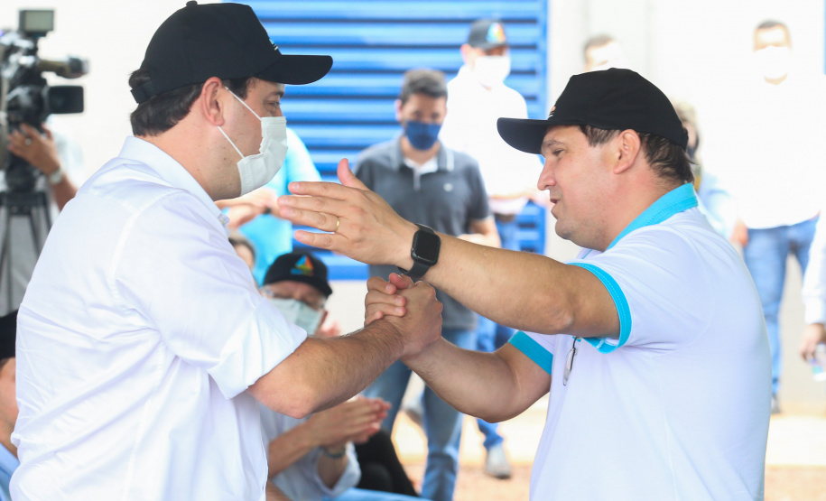 O governador Carlos Massa Ratinho Junior participa nesta quinta-feira (29) da inauguração da usina híbrida EnerDinBo, em Ouro Verde do Oeste. A geradora utilizará a luz do sol e dejetos da suinocultura para produzir energia elétrica. O investimento privado foi de R$ 12 milhões.Ouro Verde do Oeste, 29/10/2020 - Foto: Geraldo Bubniak/AEN