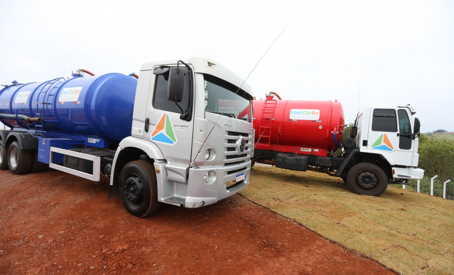 O governador Carlos Massa Ratinho Junior participa nesta quinta-feira (29) da inauguração da usina híbrida EnerDinBo, em Ouro Verde do Oeste. A geradora utilizará a luz do sol e dejetos da suinocultura para produzir energia elétrica. O investimento privado foi de R$ 12 milhões.Ouro Verde do Oeste, 29/10/2020 - Foto: Geraldo Bubniak/AEN