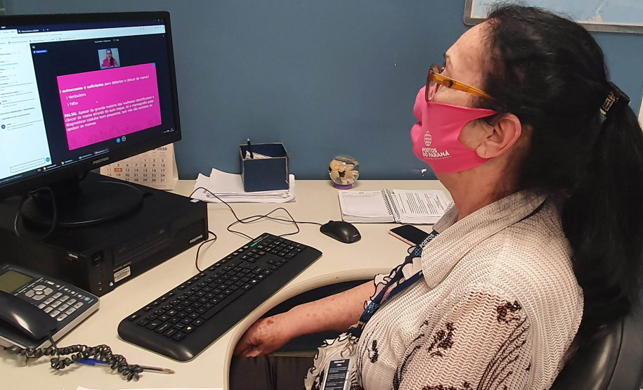 Para encerrar as atividades alusivas ao Outubro Rosa, as funcionárias da Portos do Paraná participaram nesta quinta-feira (29) de uma palestra sobre o câncer de mama. O encontro online reuniu colaboradoras e estagiárias da empresa pública para conversar sobre o tema com a diretora-geral do Instituto Peito Aberto, Fabiana Parro. Foto: Portos do Paraná