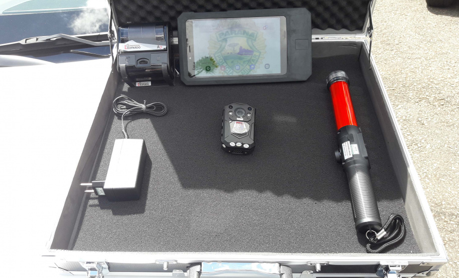 O Departamento de Estradas de Rodagem do Paraná (DER/PR), entregou cinco novas viaturas à Polícia Rodoviária Estadual. A entrega foi terça-feira (27), durante cerimônia que comemorou os 56 anos de atividades do batalhão. Foto:DER