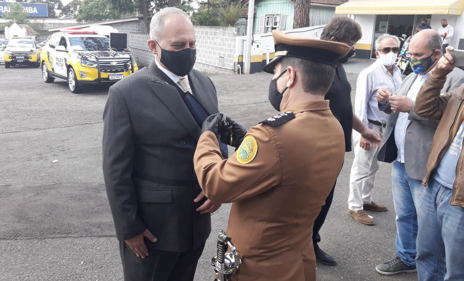 O Departamento de Estradas de Rodagem do Paraná (DER/PR), entregou cinco novas viaturas à Polícia Rodoviária Estadual. A entrega foi terça-feira (27), durante cerimônia que comemorou os 56 anos de atividades do batalhão. Foto:DER