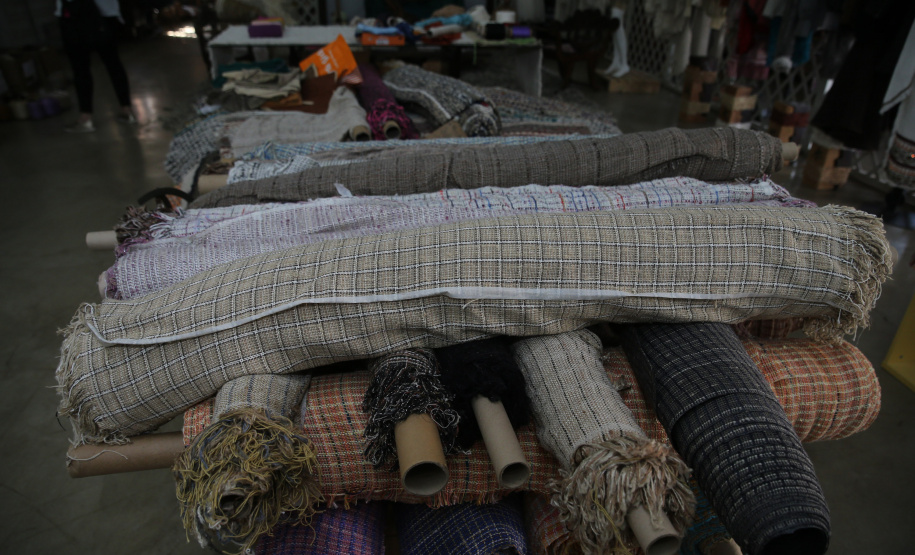 FEITO NO PARANA - Casulo Feliz empresa de Maringa que produz  fio de seda  de forma manual, aproveitando os casulos impróprios para a indústria e também reciclando os subprodutos dessa mesma matéria-prima.07/10/2020 - Foto: Geraldo Bubniak/AEN