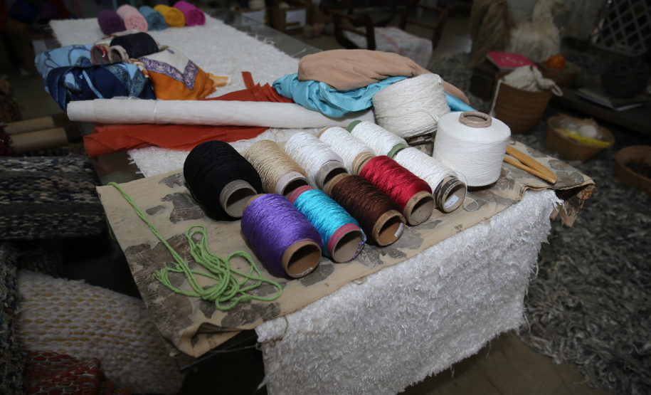 FEITO NO PARANA - Casulo Feliz empresa de Maringa que produz  fio de seda  de forma manual, aproveitando os casulos impróprios para a indústria e também reciclando os subprodutos dessa mesma matéria-prima.07/10/2020 - Foto: Geraldo Bubniak/AEN