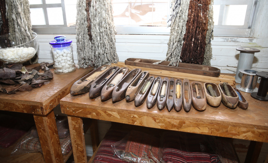 FEITO NO PARANA - Casulo Feliz empresa de Maringa que produz  fio de seda  de forma manual, aproveitando os casulos impróprios para a indústria e também reciclando os subprodutos dessa mesma matéria-prima.07/10/2020 - Foto: Geraldo Bubniak/AEN