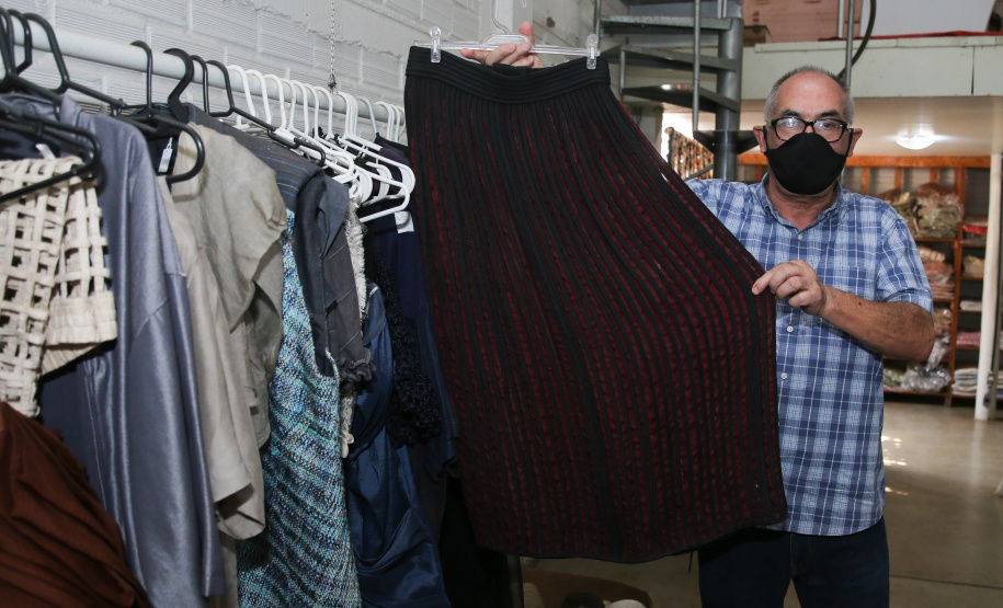 FEITO NO PARANA - Casulo Feliz empresa de Maringa que produz  fio de seda  de forma manual, aproveitando os casulos impróprios para a indústria e também reciclando os subprodutos dessa mesma matéria-prima. Na foto, Gustavo Rocha, fundador da empresa O Casulo Feliz. 07/10/2020 - Foto: Geraldo Bubniak/AEN