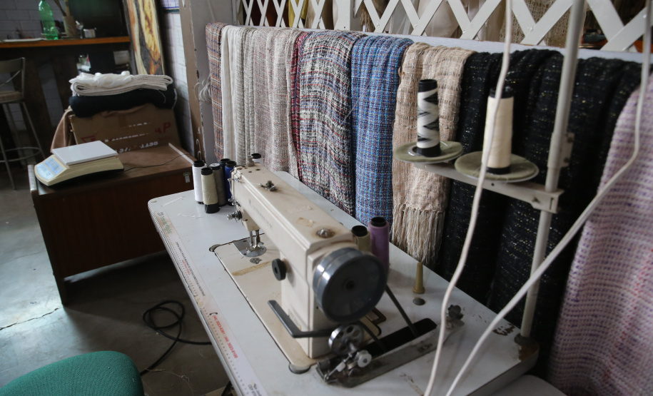 FEITO NO PARANA - Casulo Feliz empresa de Maringa que produz  fio de seda  de forma manual, aproveitando os casulos impróprios para a indústria e também reciclando os subprodutos dessa mesma matéria-prima.07/10/2020 - Foto: Geraldo Bubniak/AEN