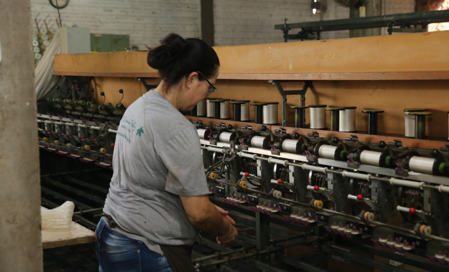 FEITO NO PARANA - Casulo Feliz empresa de Maringa que produz  fio de seda  de forma manual, aproveitando os casulos impróprios para a indústria e também reciclando os subprodutos dessa mesma matéria-prima.07/10/2020 - Foto: Geraldo Bubniak/AEN