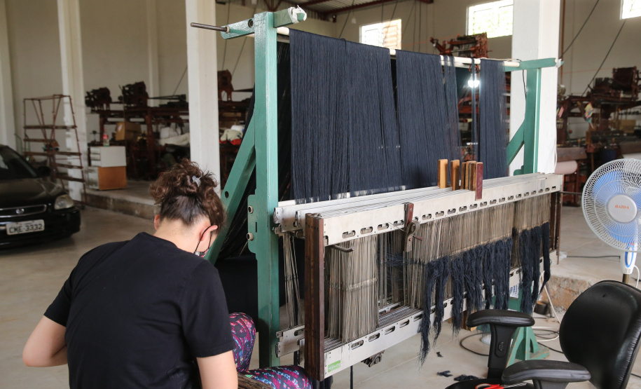 FEITO NO PARANA - Casulo Feliz empresa de Maringa que produz  fio de seda  de forma manual, aproveitando os casulos impróprios para a indústria e também reciclando os subprodutos dessa mesma matéria-prima.07/10/2020 - Foto: Geraldo Bubniak/AEN