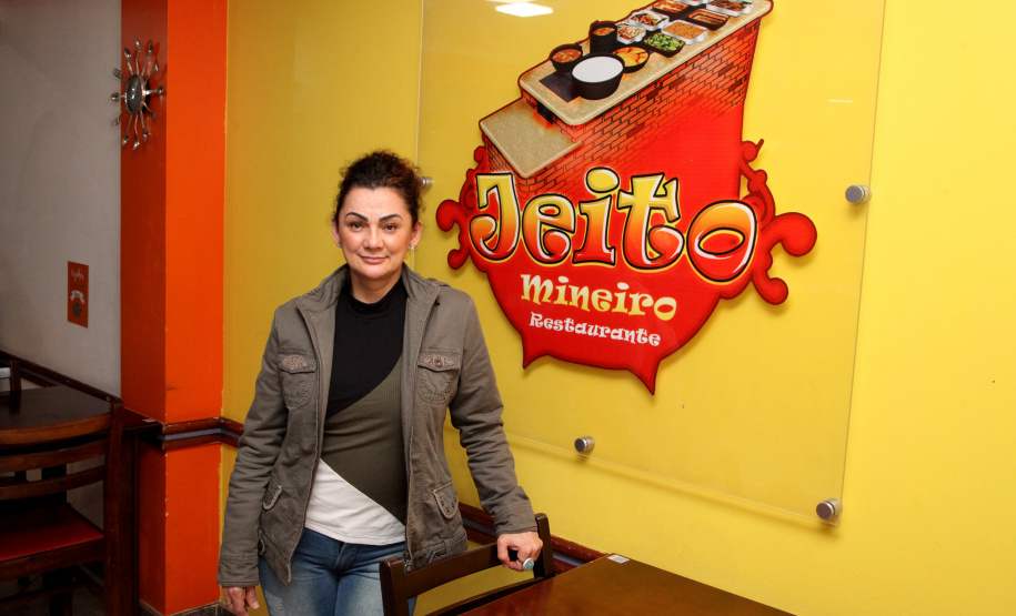 Segundo Maria Lopes Bonamigo, uma das proprietárias do Jeito Mineiro, o crédito
ajudou a criar uma nova linha de produtos congelados, que será vendida em mercados e

também pela internet.Foto: Ari Dias/AEN