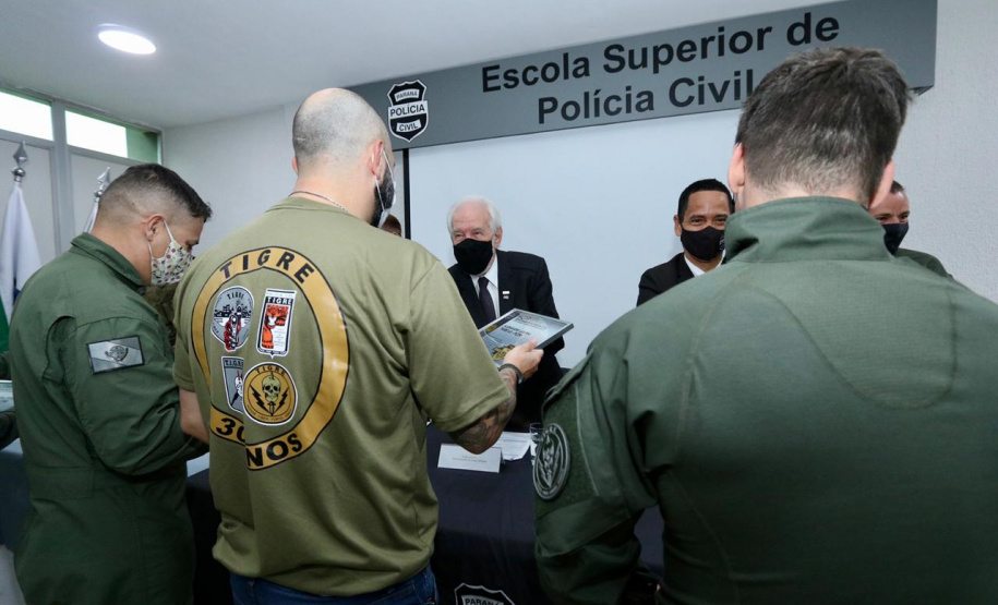 A Polícia Civil do Paraná comemora o aniversário de 30 anos do seu grupo de elite, o Tático Integrado de Grupos de Repressão Especial (Tigre). 

O aniversário foi comemorado em solenidade com a presença do vice-governador Darci Piana, do secretário da Segurança Pública do Paraná, Romulo Marinho Soares, e do delegado-geral da Polícia Civil, Silvio Jacob Rockembach. O evento foi na Escola Superior da Polícia Civil, em Curitiba. Foto:Camila Tonett
