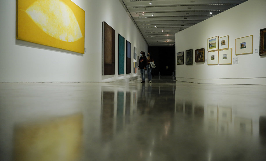 Exposição com obras do acervo é destaque em oficina e mediação no Oscar Niemeyer-Foto : Jonathan Campos / AEN