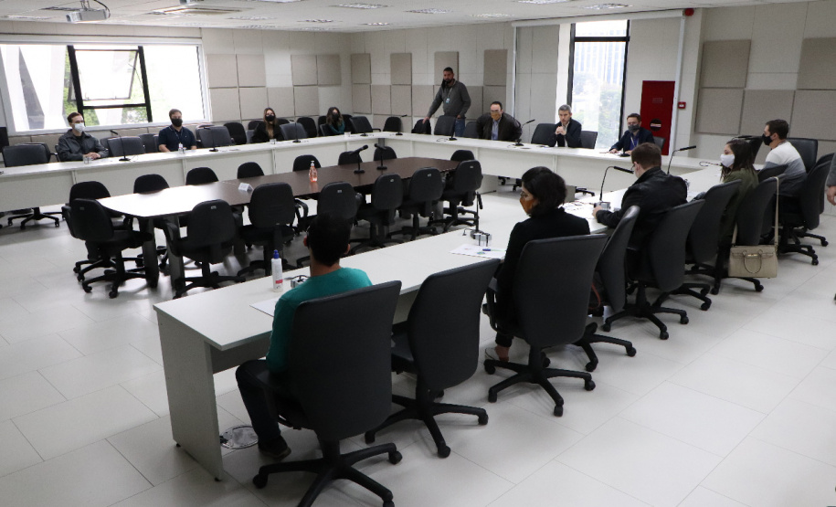 A Coordenação da Região Metropolitana de Curitiba (Comec) recebe nesta semana dez residentes em Arquitetura e Urbanismo e Engenharia Civil. Eles são provenientes do Programa de Residência Técnica em Projetos e Obras Públicas (Pestec POP 2020), lançado pelo Governo do Estado em abril deste ano. Foto:Comec