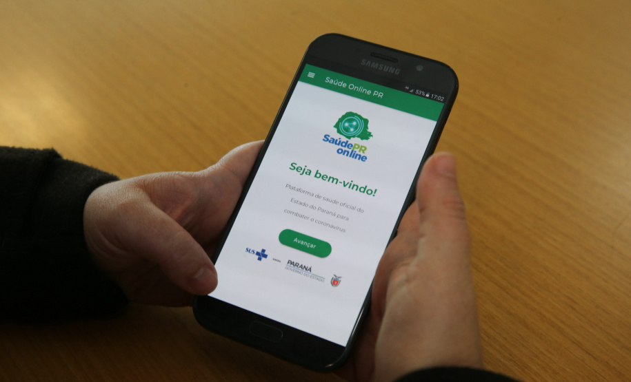 O Governo do Estado lançou nesta quinta-feira (5), na Universidade Estadual de Londrina (UEL), um novo serviço de atendimento à população chamado Saúde Online Paraná. A plataforma inovadora utiliza um sofisticado sistema de Inteligência Artificial, que vai conectar os pacientes e profissionais da Saúde de forma personalizada e eficiente.  Foto: Geraldo Bubniak/AEN