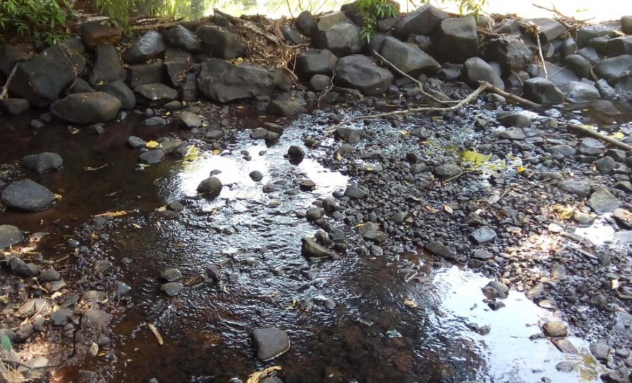 Rio Siemens e Rio Santa Cruz evidenciam a gravidade da estiagem no Sudoeste do Estado. Foto:Sanepar