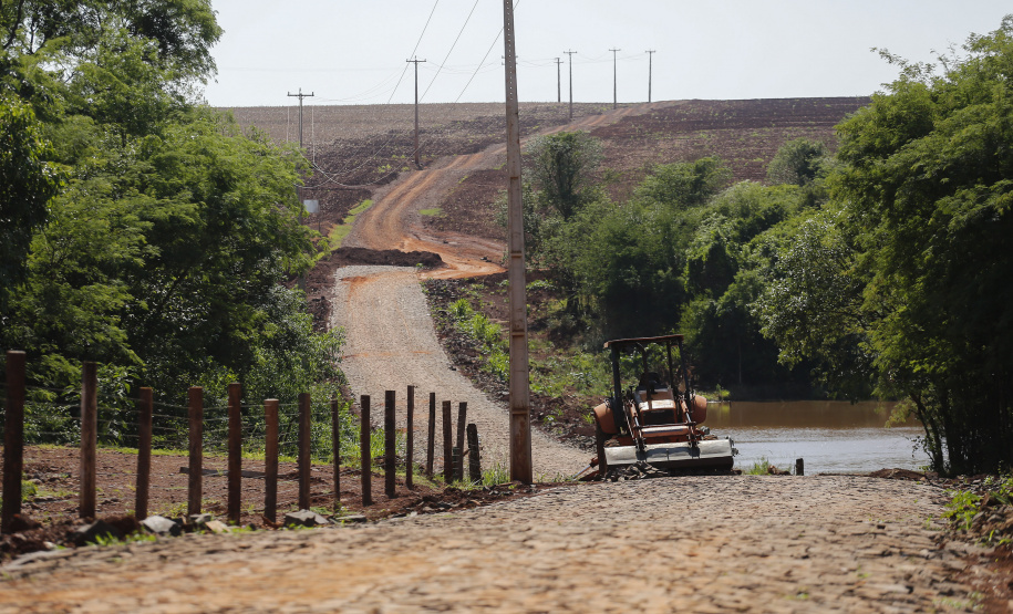 Maripá - 21-10-2020 -Pavimentação da estrada Auto Aurora em Maripá - Foto : Jonathan Campos / AEN
