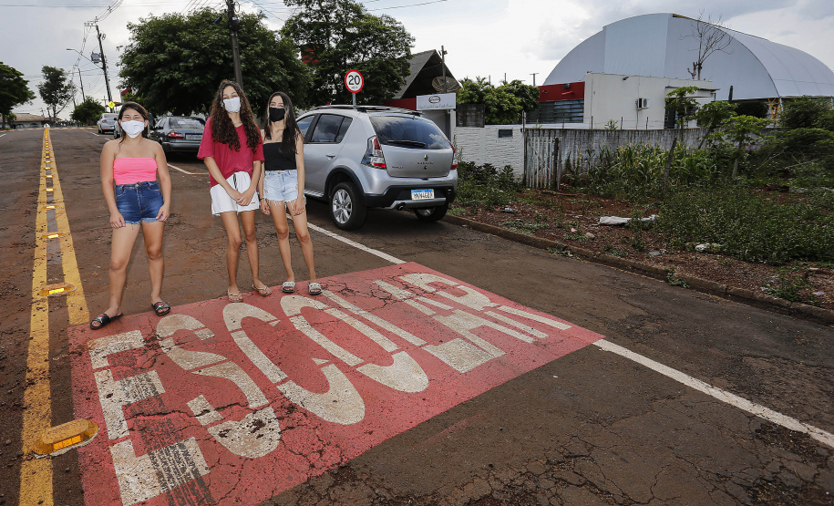 São Miguel do Iguaçu - 21-10-2020 - Ginasio do Colegio Estadual Campo Castelo Branco - Personagem Yasmim Quevedo dos Santos, Maria Luiza da Silva e Katyele Caetano - Foto : Jonathan Campos / AEN