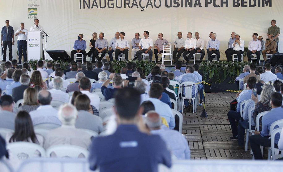 O governador Carlos Massa Ratinho Junior participou nesta sexta-feira (06), ao lado presidente da República Jair Bolsonaro, da inauguração da Pequena Central Hidrelétrica (PCH) Bedim, em Renascença, na Região Sudoeste