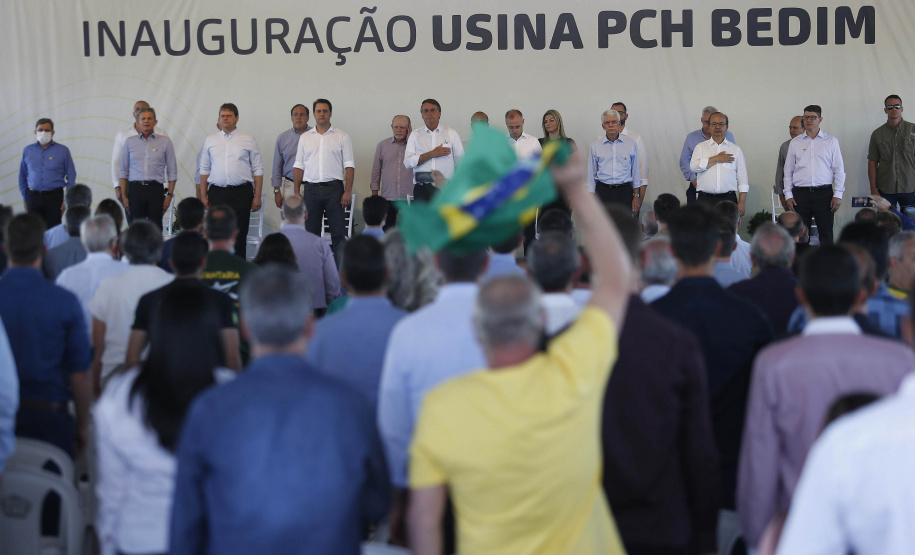 O governador Carlos Massa Ratinho Junior participou nesta sexta-feira (06), ao lado presidente da República Jair Bolsonaro, da inauguração da Pequena Central Hidrelétrica (PCH) Bedim, em Renascença, na Região Sudoeste