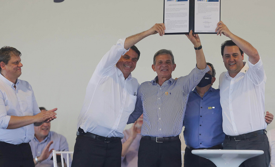 O governador Carlos Massa Ratinho Junior participou nesta sexta-feira (06), ao lado presidente da República Jair Bolsonaro, da inauguração da Pequena Central Hidrelétrica (PCH) Bedim, em Renascença, na Região Sudoeste