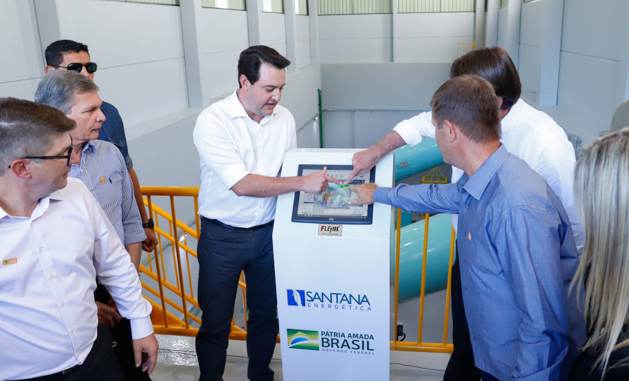 O governador Carlos Massa Ratinho Junior participou nesta sexta-feira (06), ao lado presidente da República Jair Bolsonaro, da inauguração da Pequena Central Hidrelétrica (PCH) Bedim, em Renascença, no Sudoeste do Paraná.