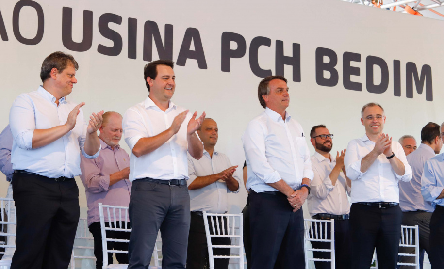 O governador Carlos Massa Ratinho Junior participou nesta sexta-feira (06), ao lado presidente da República Jair Bolsonaro, da inauguração da Pequena Central Hidrelétrica (PCH) Bedim, em Renascença, no Sudoeste do Paraná.