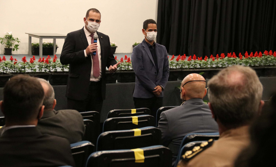 O encerramento do evento Senasp Itinerante, organizado Secretaria Nacional de Segurança Pública (SENASP), do Ministério da Justiça e Segurança Pública ocorreu nesta sexta-feira (06/11). No último dia do encontro foram feitas reuniões com os comandantes do Corpo de Bombeiros e diretores da Polícia Científica da região sul do país. Além disso, duas câmaras temáticas, uma sobre emendas parlamentares e outra sobre georreferenciamento e geointeligência, concluíram o evento.Foto:SESP