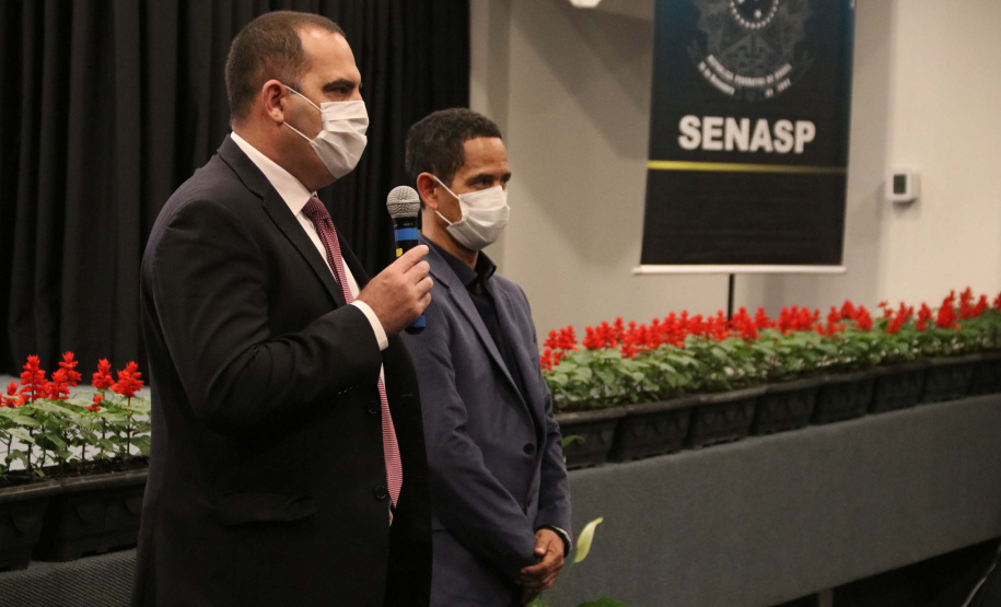 O encerramento do evento Senasp Itinerante, organizado Secretaria Nacional de Segurança Pública (SENASP), do Ministério da Justiça e Segurança Pública ocorreu nesta sexta-feira (06/11). No último dia do encontro foram feitas reuniões com os comandantes do Corpo de Bombeiros e diretores da Polícia Científica da região sul do país. Além disso, duas câmaras temáticas, uma sobre emendas parlamentares e outra sobre georreferenciamento e geointeligência, concluíram o evento.Foto:SESP