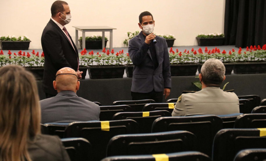 O encerramento do evento Senasp Itinerante, organizado Secretaria Nacional de Segurança Pública (SENASP), do Ministério da Justiça e Segurança Pública ocorreu nesta sexta-feira (06/11). No último dia do encontro foram feitas reuniões com os comandantes do Corpo de Bombeiros e diretores da Polícia Científica da região sul do país. Além disso, duas câmaras temáticas, uma sobre emendas parlamentares e outra sobre georreferenciamento e geointeligência, concluíram o evento.Foto:SESP