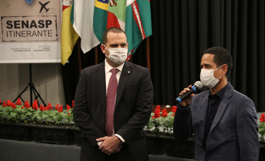 O encerramento do evento Senasp Itinerante, organizado Secretaria Nacional de Segurança Pública (SENASP), do Ministério da Justiça e Segurança Pública ocorreu nesta sexta-feira (06/11). No último dia do encontro foram feitas reuniões com os comandantes do Corpo de Bombeiros e diretores da Polícia Científica da região sul do país. Além disso, duas câmaras temáticas, uma sobre emendas parlamentares e outra sobre georreferenciamento e geointeligência, concluíram o evento.Foto:SESP