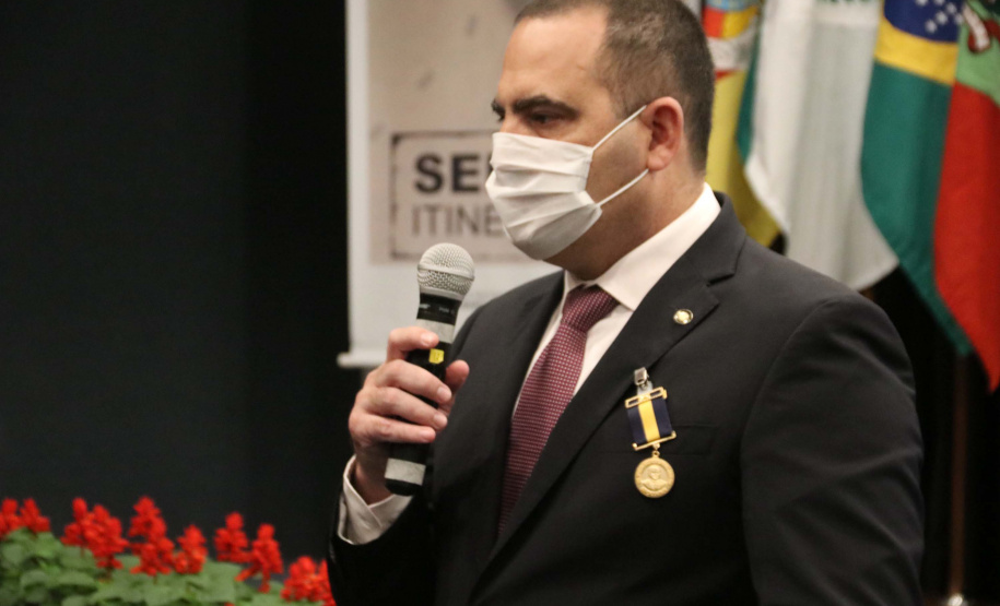 O encerramento do evento Senasp Itinerante, organizado Secretaria Nacional de Segurança Pública (SENASP), do Ministério da Justiça e Segurança Pública ocorreu nesta sexta-feira (06/11). No último dia do encontro foram feitas reuniões com os comandantes do Corpo de Bombeiros e diretores da Polícia Científica da região sul do país. Além disso, duas câmaras temáticas, uma sobre emendas parlamentares e outra sobre georreferenciamento e geointeligência, concluíram o evento.Foto:SESP