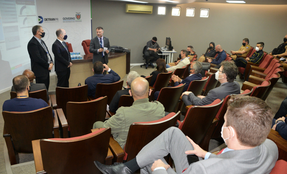 O Detran-Paraná recebeu os representantes da Secretaria Nacional de Segurança Pública (Senasp) que estiveram em Curitiba, semana passada, para o projeto Senasp Itinerante, do Ministério da Justiça e Segurança Pública. Foto: Pamella Garcia Rosa