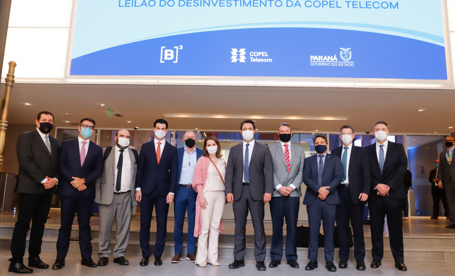 A venda da subsidiária de telecomunicações da Copel arrecadou R$ 2,39 bilhões.Para o governador Carlos Massa Ratinho Junior, o bom resultado demonstra a solidez da companhia e o processo de transparência que acompanhou a privatização, a primeira em 20 anos no Estado.