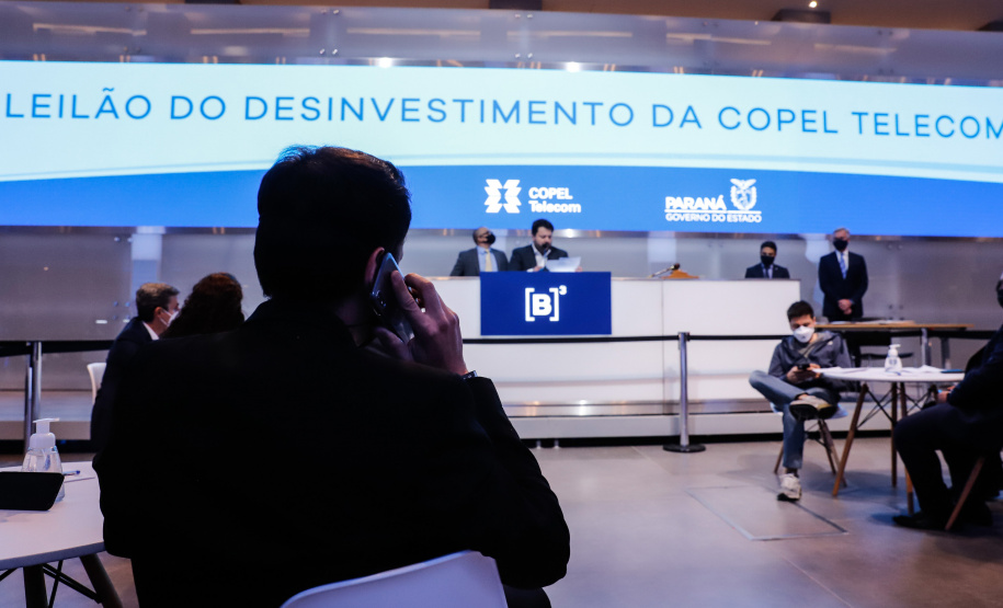 A venda da subsidiária de telecomunicações da Copel arrecadou R$ 2,39 bilhões.Para o governador Carlos Massa Ratinho Junior, o bom resultado demonstra a solidez da companhia e o processo de transparência que acompanhou a privatização, a primeira em 20 anos no Estado.