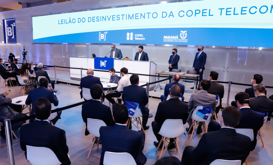 A venda da subsidiária de telecomunicações da Copel arrecadou R$ 2,39 bilhões.Para o governador Carlos Massa Ratinho Junior, o bom resultado demonstra a solidez da companhia e o processo de transparência que acompanhou a privatização, a primeira em 20 anos no Estado.