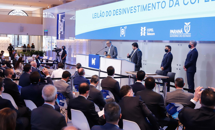 A venda da subsidiária de telecomunicações da Copel arrecadou R$ 2,39 bilhões.Para o governador Carlos Massa Ratinho Junior, o bom resultado demonstra a solidez da companhia e o processo de transparência que acompanhou a privatização, a primeira em 20 anos no Estado.