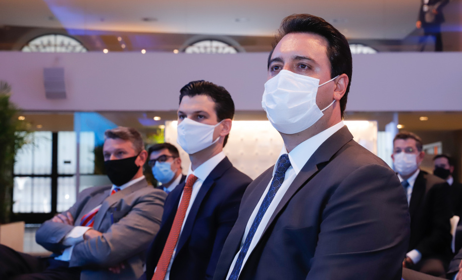 A venda da subsidiária de telecomunicações da Copel arrecadou R$ 2,39 bilhões.Para o governador Carlos Massa Ratinho Junior, o bom resultado demonstra a solidez da companhia e o processo de transparência que acompanhou a privatização, a primeira em 20 anos no Estado.