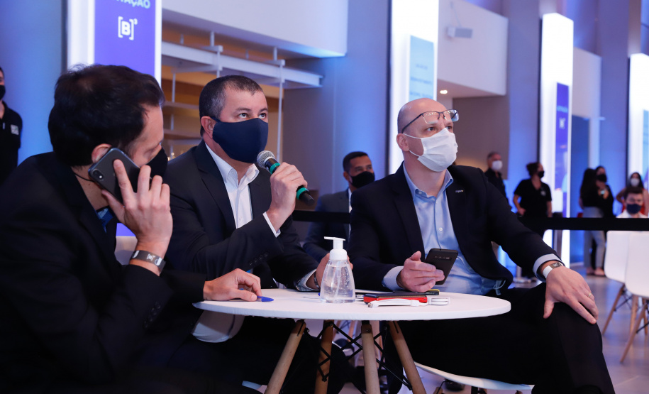 A venda da subsidiária de telecomunicações da Copel arrecadou R$ 2,39 bilhões.Para o governador Carlos Massa Ratinho Junior, o bom resultado demonstra a solidez da companhia e o processo de transparência que acompanhou a privatização, a primeira em 20 anos no Estado.