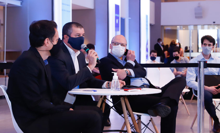 A venda da subsidiária de telecomunicações da Copel arrecadou R$ 2,39 bilhões.Para o governador Carlos Massa Ratinho Junior, o bom resultado demonstra a solidez da companhia e o processo de transparência que acompanhou a privatização, a primeira em 20 anos no Estado.