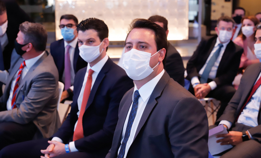 A venda da subsidiária de telecomunicações da Copel arrecadou R$ 2,39 bilhões.Para o governador Carlos Massa Ratinho Junior, o bom resultado demonstra a solidez da companhia e o processo de transparência que acompanhou a privatização, a primeira em 20 anos no Estado.