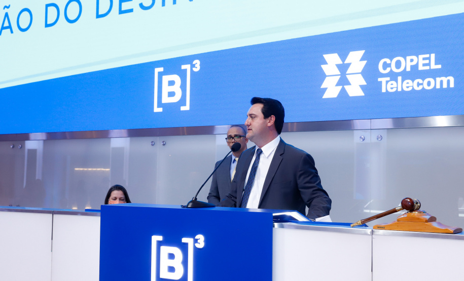 A venda da subsidiária de telecomunicações da Copel arrecadou R$ 2,39 bilhões.Para o governador Carlos Massa Ratinho Junior, o bom resultado demonstra a solidez da companhia e o processo de transparência que acompanhou a privatização, a primeira em 20 anos no Estado.