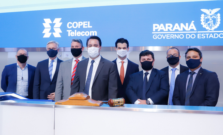 A venda da subsidiária de telecomunicações da Copel arrecadou R$ 2,39 bilhões.Para o governador Carlos Massa Ratinho Junior, o bom resultado demonstra a solidez da companhia e o processo de transparência que acompanhou a privatização, a primeira em 20 anos no Estado.