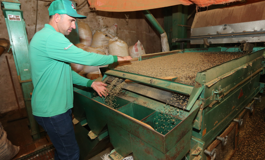FEITO NO PARANA - Fabrica do Café Bela Esperança da cidade de Mandaguari. Na foto, Fernando Lopes diretor.06/10/2020 - Foto: Geraldo Bubniak/AEN