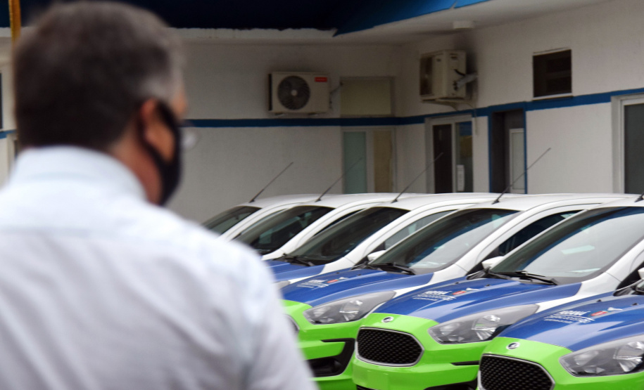 São sete veículos novos que servirão para atendimento da atenção básica das sete Unidades de Saúde do município. O investimento foi de R$ 280 mil
Foto: Americo Antonio/SESA